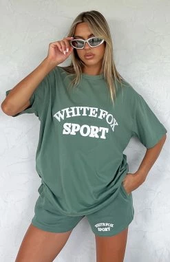 Sports Edition Oversized Tee Dusty Olive 11 Sports Edition Oversized Tee Dusty Olive -Outlet The Lounge Vibe Store SPORTS EDITION TEE SPORTS EDITION SHORTS 151122 03