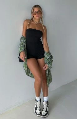 Island Ribbed Playsuit Black -Outlet The Lounge Vibe Store Sophie 66dfdc78 87ef 44cb 8a94 1da6f60c23d6