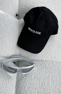 Time To Travel Cap Black -Outlet The Lounge Vibe Store TIME TO TRAVEL CAP 28.02.23 001