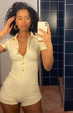 Golden Light Terry Playsuit Cream 18 Golden Light Terry Playsuit Cream -Outlet The Lounge Vibe Store Thais 678c9896 b6a6 447e b944 466547e75a9e