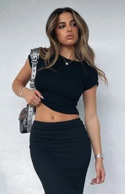 Too Blessed Tee Black 11 Too Blessed Tee Black -Outlet The Lounge Vibe Store WALK BEHIND ME RIBBED MAXI SKIRT TOO BLESSED TEE 130422 02