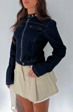 Wherever We Go Denim Jacket Dark Wash 17 Wherever We Go Denim Jacket Dark Wash -Outlet The Lounge Vibe Store WHEREVER WE GO JACKET 09.05.23 15