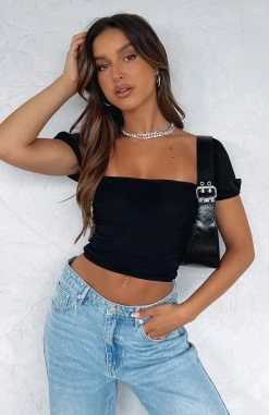 Win Me Over Crop Black -Outlet The Lounge Vibe Store WIN ME OVER CROP 301222 04