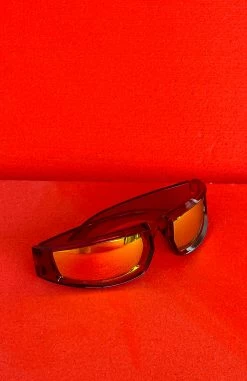 Delilah Sunglasses Red -Outlet The Lounge Vibe Store delilah sunglasses 28.02.23 006